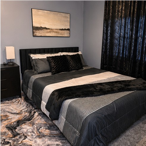 Guest bedroom with queen bed